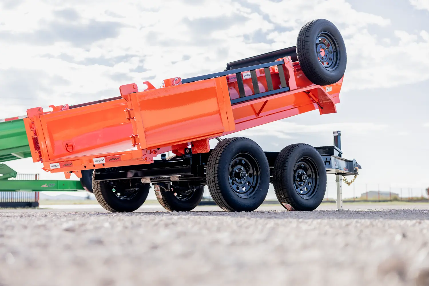 horizon trailers img